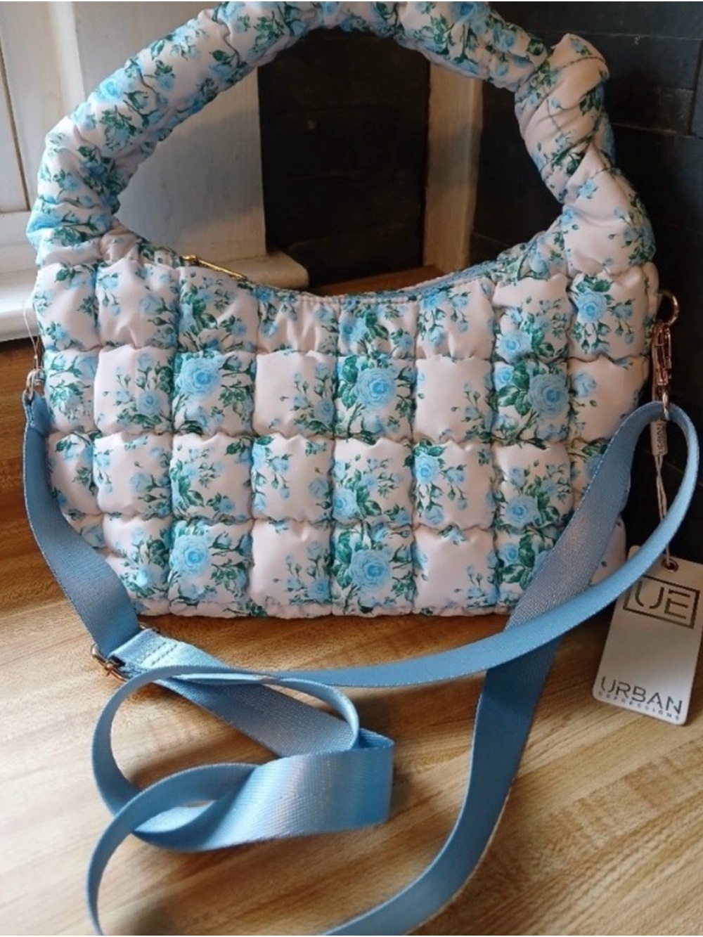 Urban Expressions NWT White Floral Puffer Shoulder